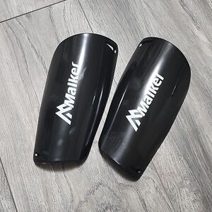 Malker • Soccer Shin Gaurds, Women's S/M